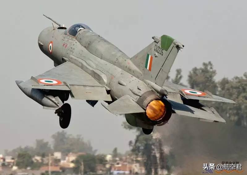 �й��վ���ӡ�ȿվ�����װ����ͬһ��ս�������������ڷ���