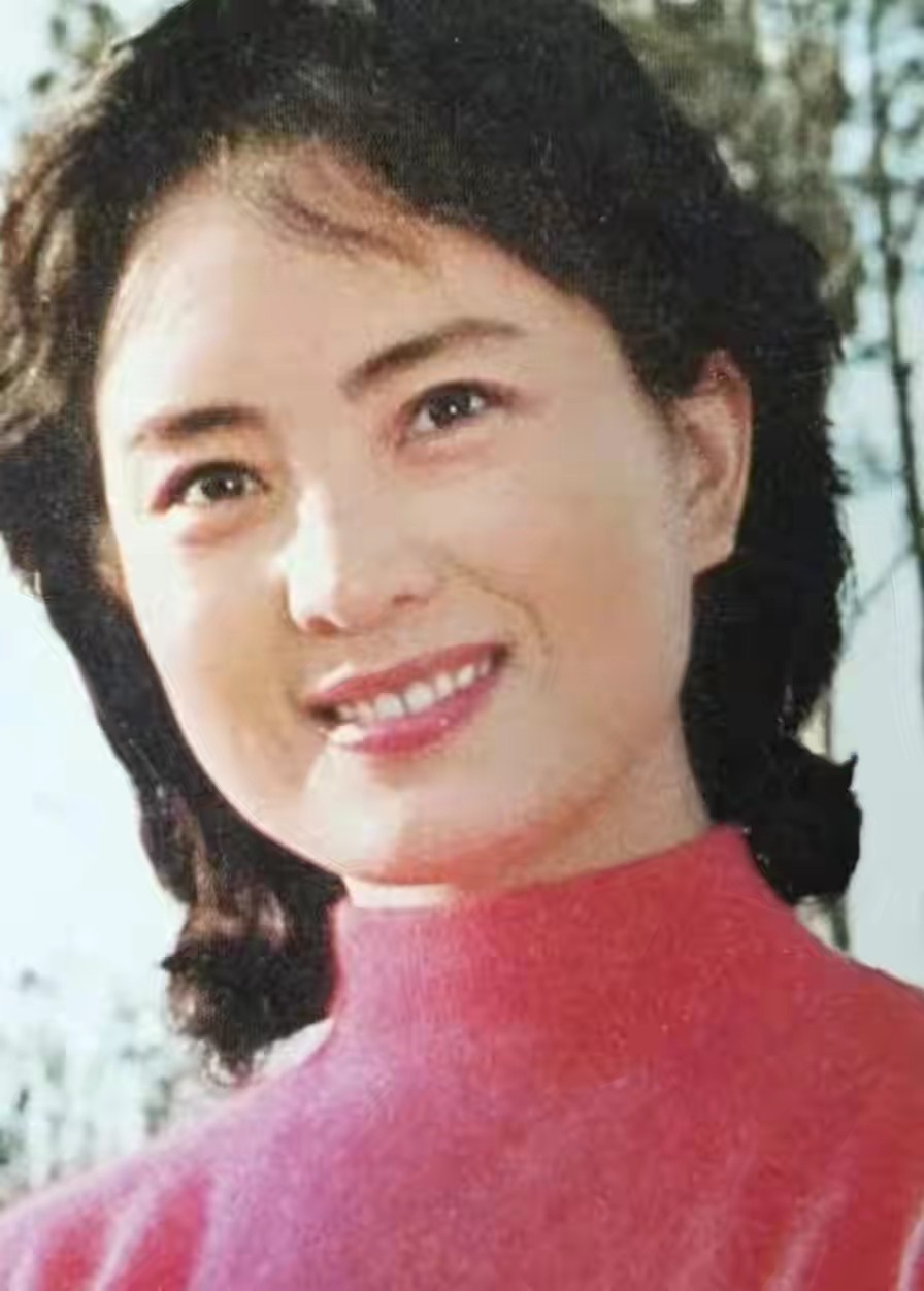 80年代當紅女星張金玲，在巔峰時隱退，如今過得怎么樣了？