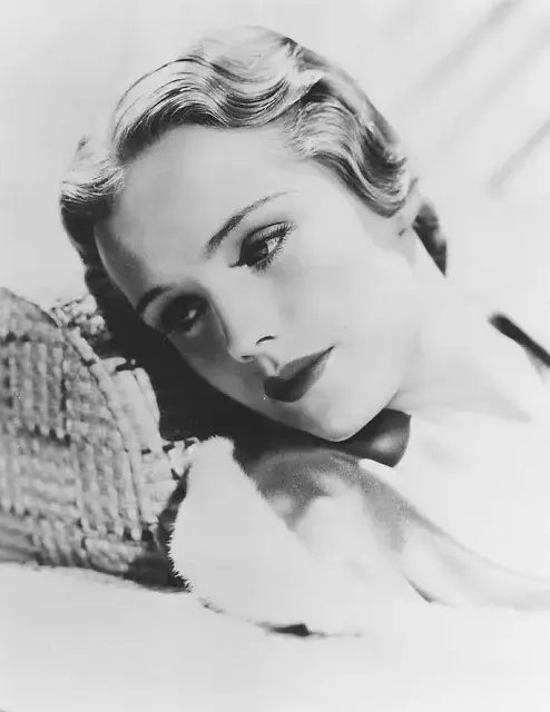 最惨女明星好莱坞：被母亲送往精神病院，囚禁