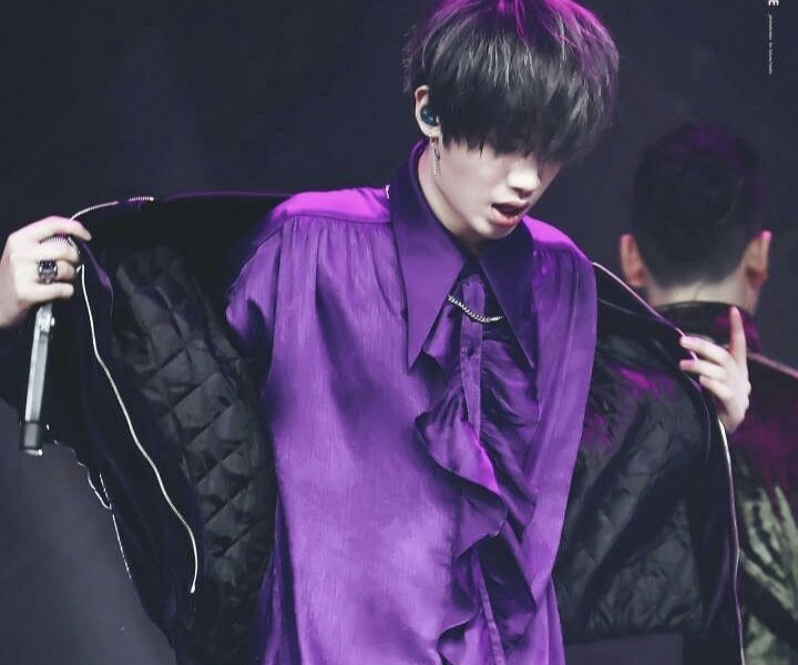 黄明昊凭什么年少成名？15岁到16岁，就经历两次