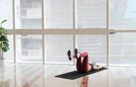 賈靜雯一直堅持健身，被英國媒體稱贊：外表比實際年齡小一板