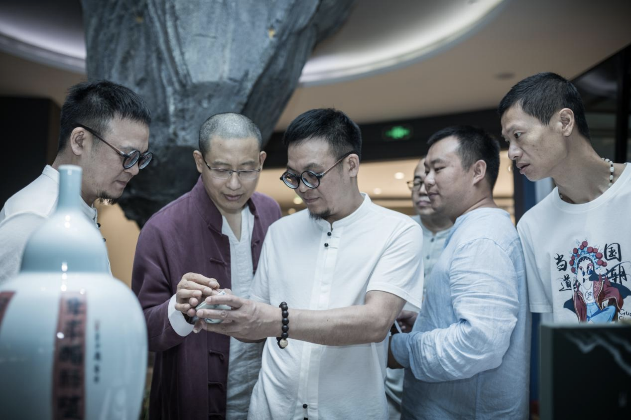 瓷颜茶语携手秉乾《夏之画》闭幕式引领瓷酒文化黄金时代