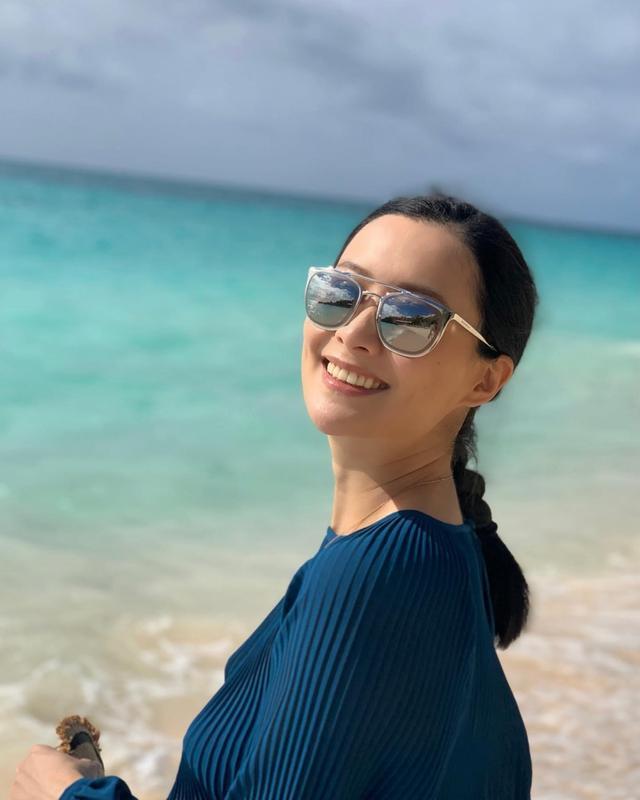 陳法拉產後三個月秀苗條身材，法籍丈夫曬甜蜜合影高調示愛