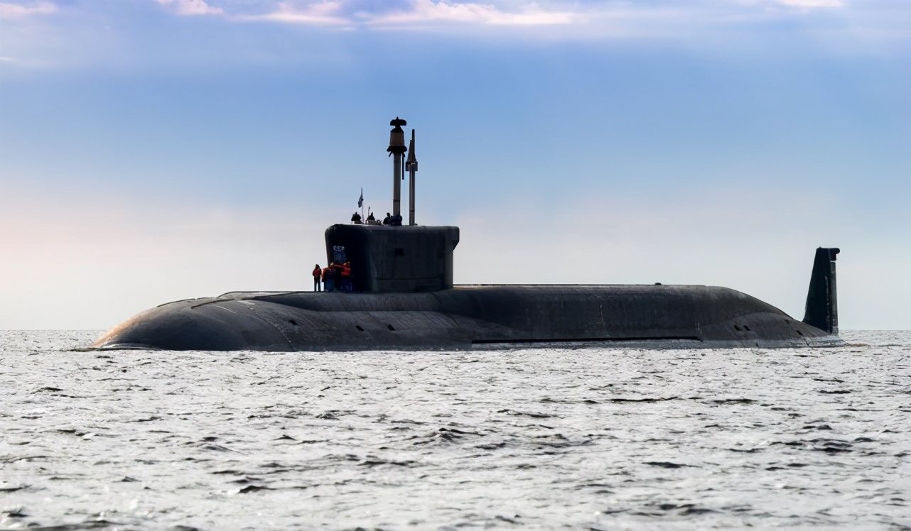 从海底潜艇发射一颗洲际导弹，被轰炸国知道是哪国发射的吗？
