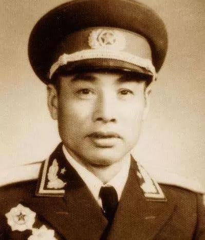 小红军7岁亲手为母报仇，9岁长征，舅舅是元帅，姐夫是开国中将