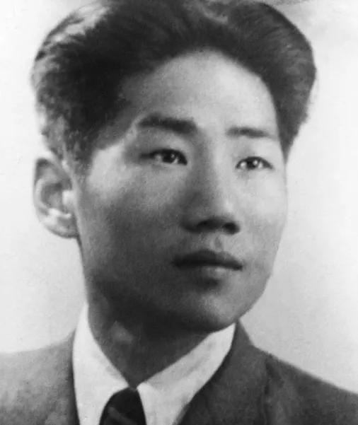 ë��Ӣȥ����֮ǰ����������4�����飬���������Ӳ�������������