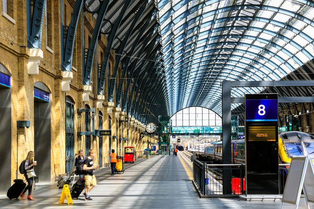 赴英国留学必读！最新政策详解及T4英国留学签证指南