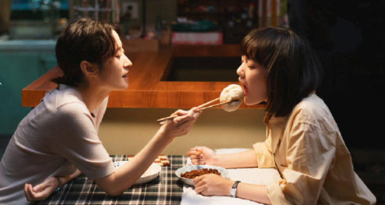 为死去的女儿，寻找神秘恋人
