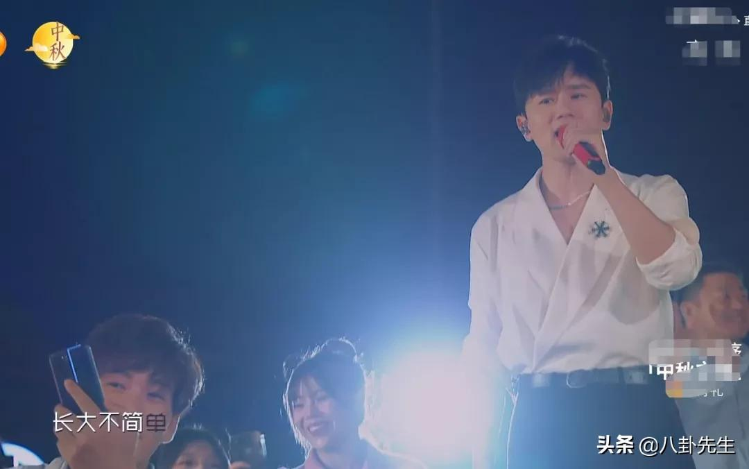 芒果台中秋之夜星光暗淡:彻底弃用流量明星,快乐家族服装土味