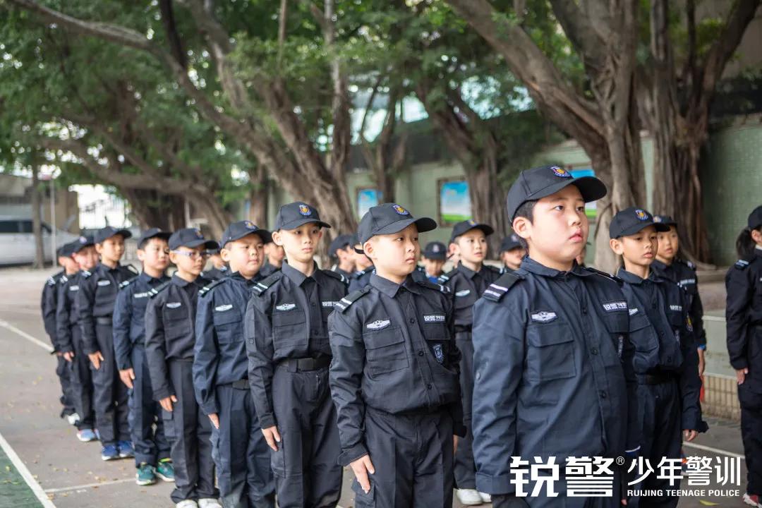 锐警少年警训：海珠区新港中路小学假前安全特警护卫营圆满收官