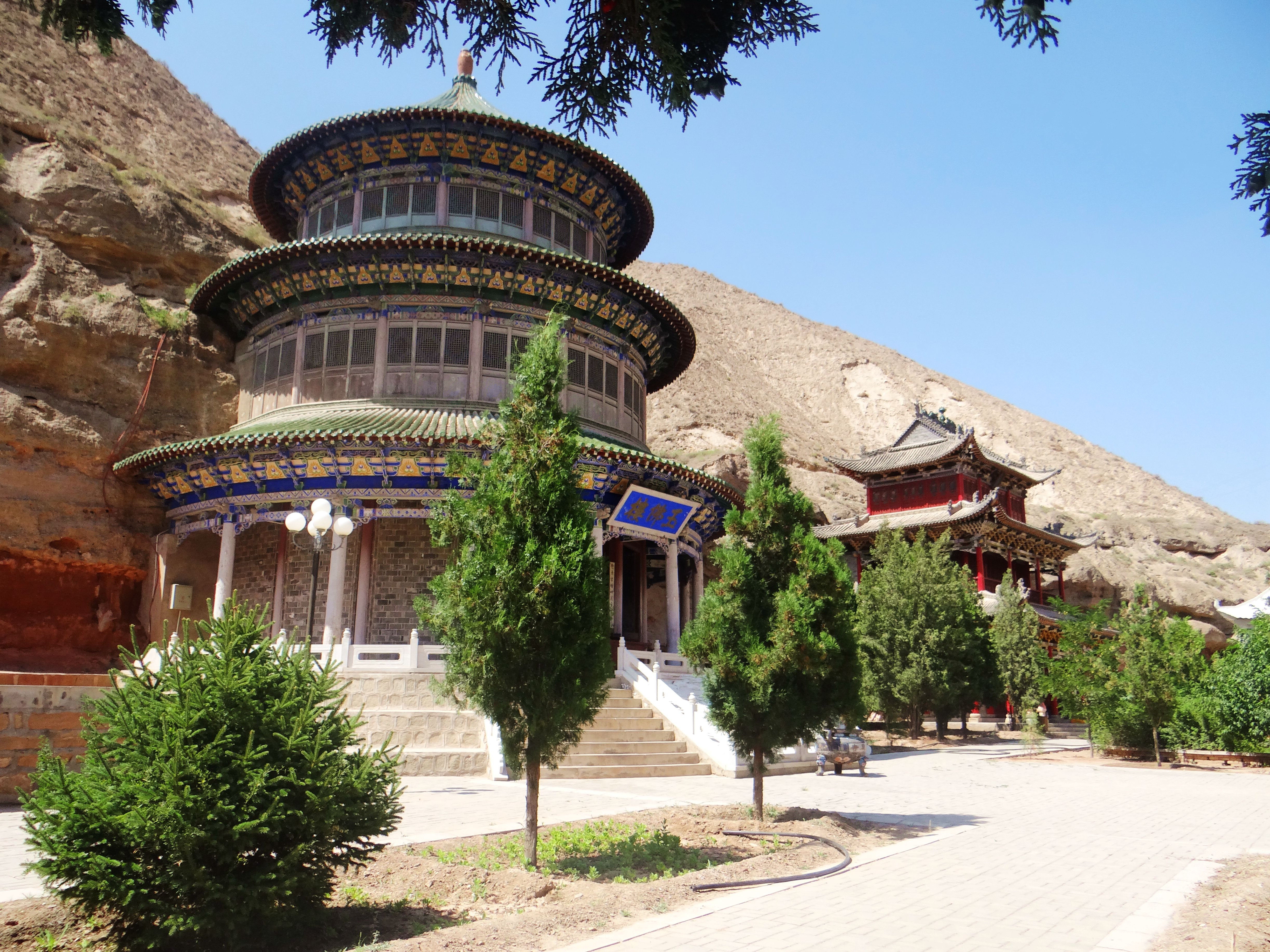 An ancient temple in the deep mountains of 1,400 years, 36 temples and grottoes, a very spectacular scenery