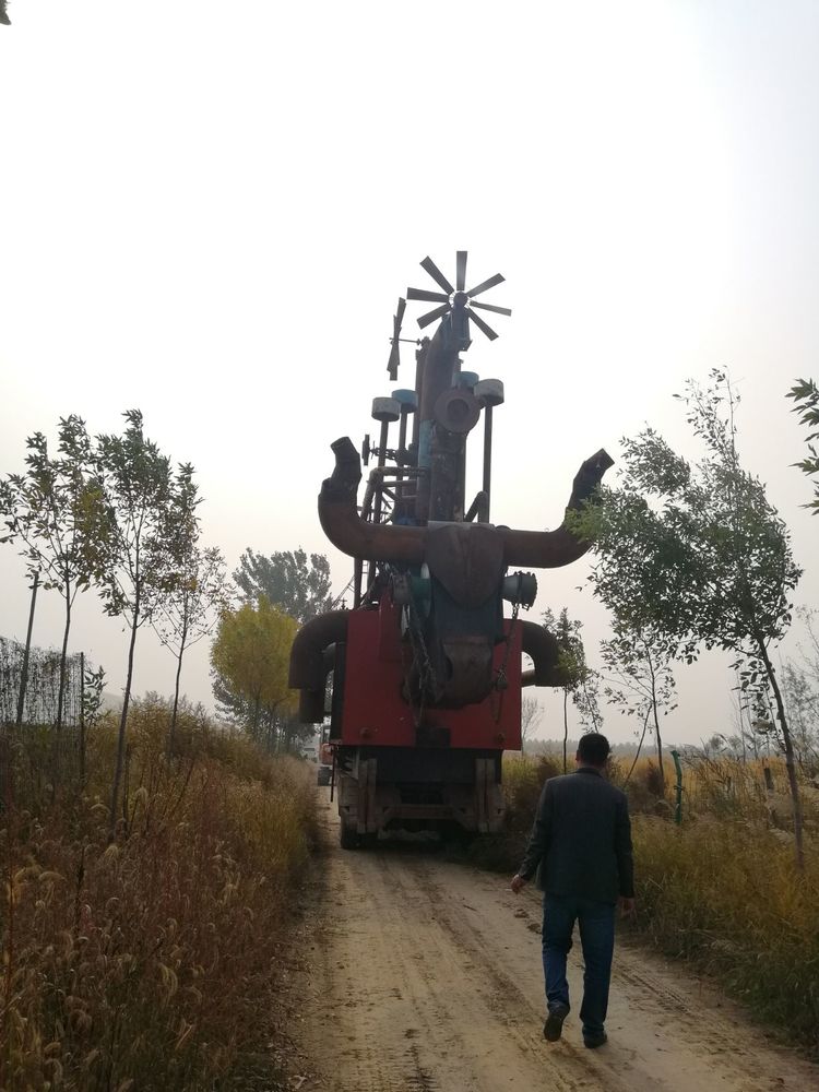中国著名雕塑家邱天老师告诉您：钢铁装置雕塑是怎么做成的！（三）