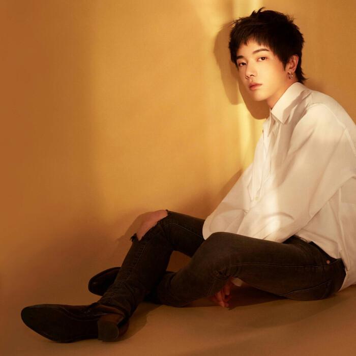 利用郑爽风波，“逼迫”华晨宇就范，张碧晨真