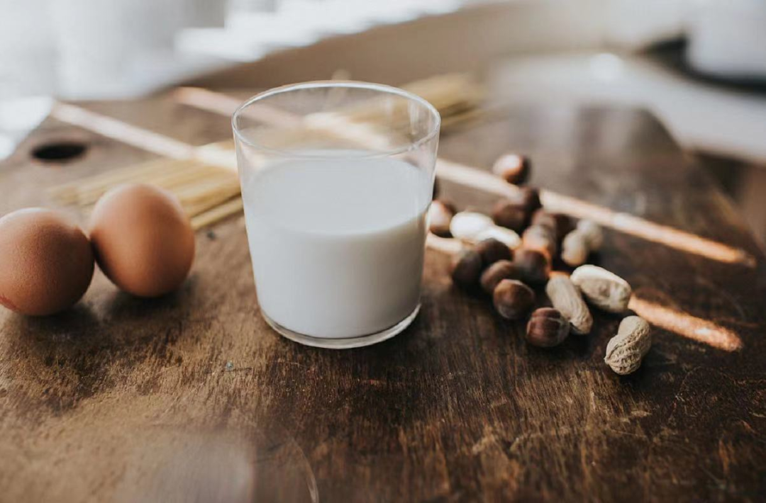 伊利带头涨价，消费者却不买账，为何伊利丧失了话语权？