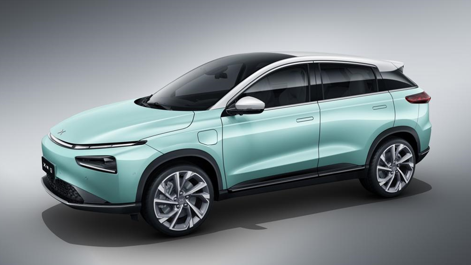 小鹏G3i对比宋PLUS EV：有趣向左，实用向右