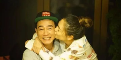 应采儿官宣生下二胎，陈小春转发微博秀恩爱，Jasper当哥却吃醋