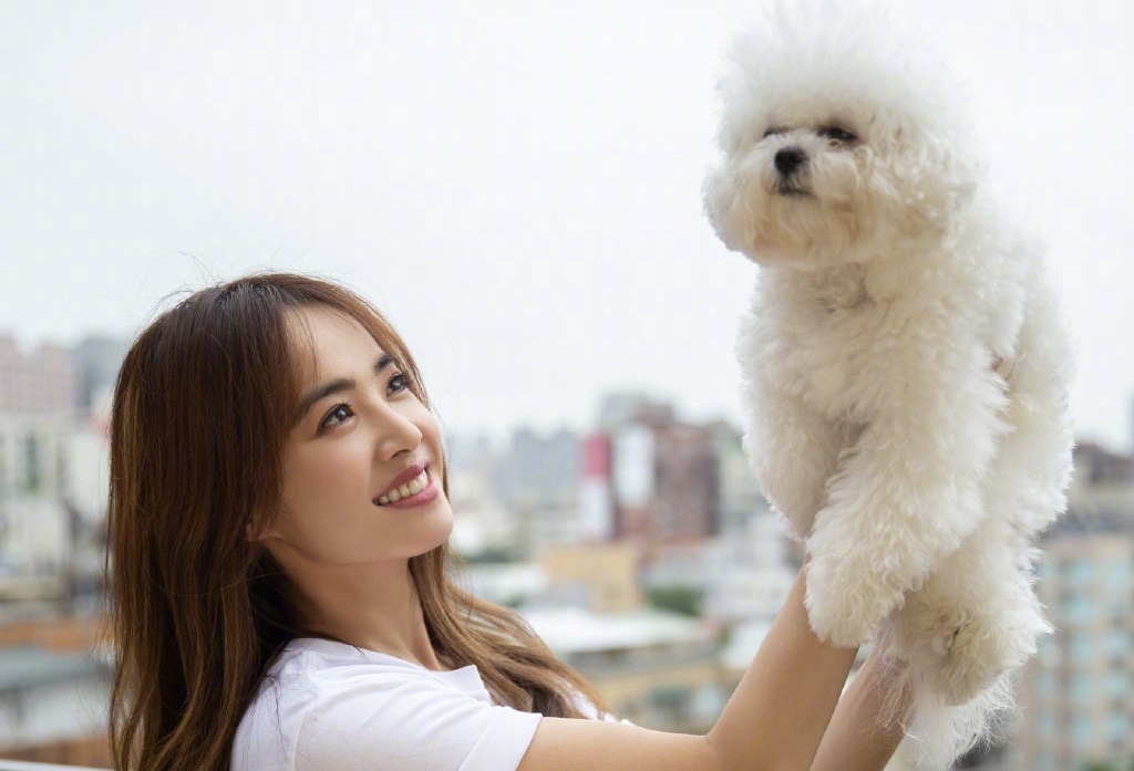 蔡依林谈择偶标准，称50岁以下帅哥就行，昔日天后如今状态不佳