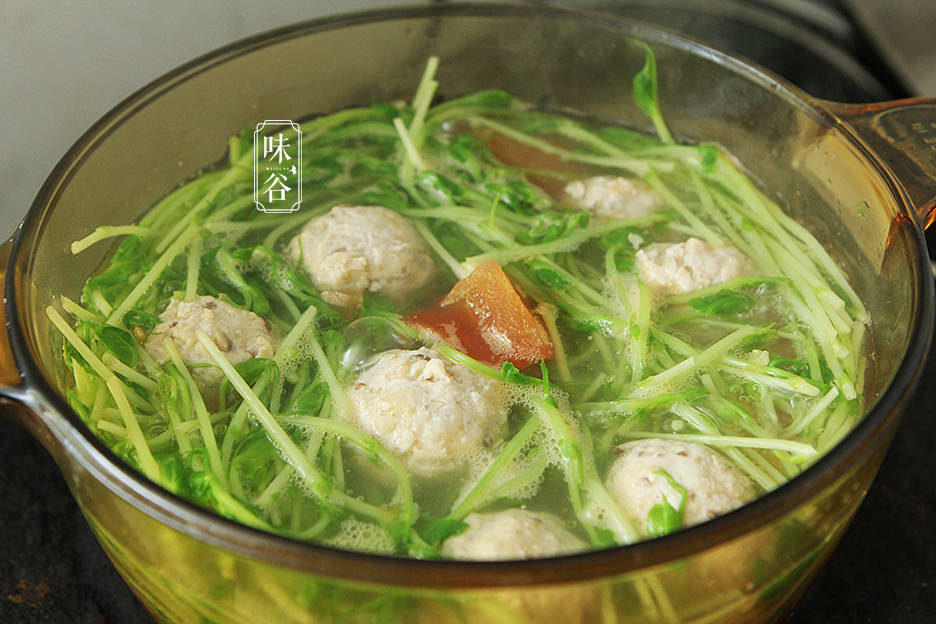 天越熱，這湯越要多喝，做法簡單，清香爽口不油膩，皮膚白嫩水靈