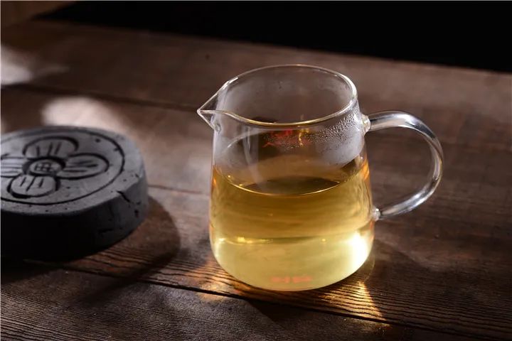 為什么市面上多是普洱緊壓茶，不是散茶？