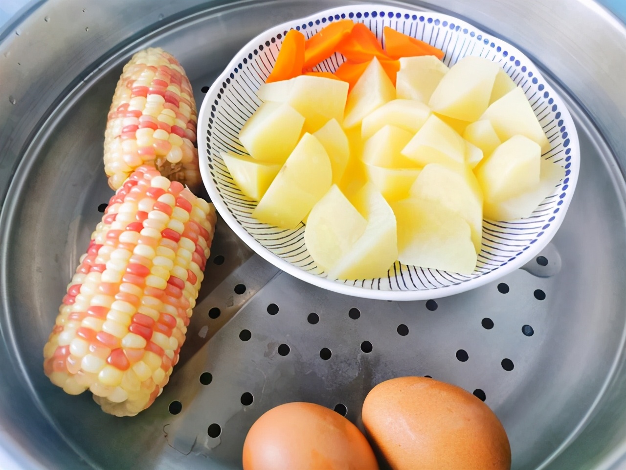 夏季，这食材炒着吃不如蒸着吃，颜值味道不输西餐厅，常吃不怕胖