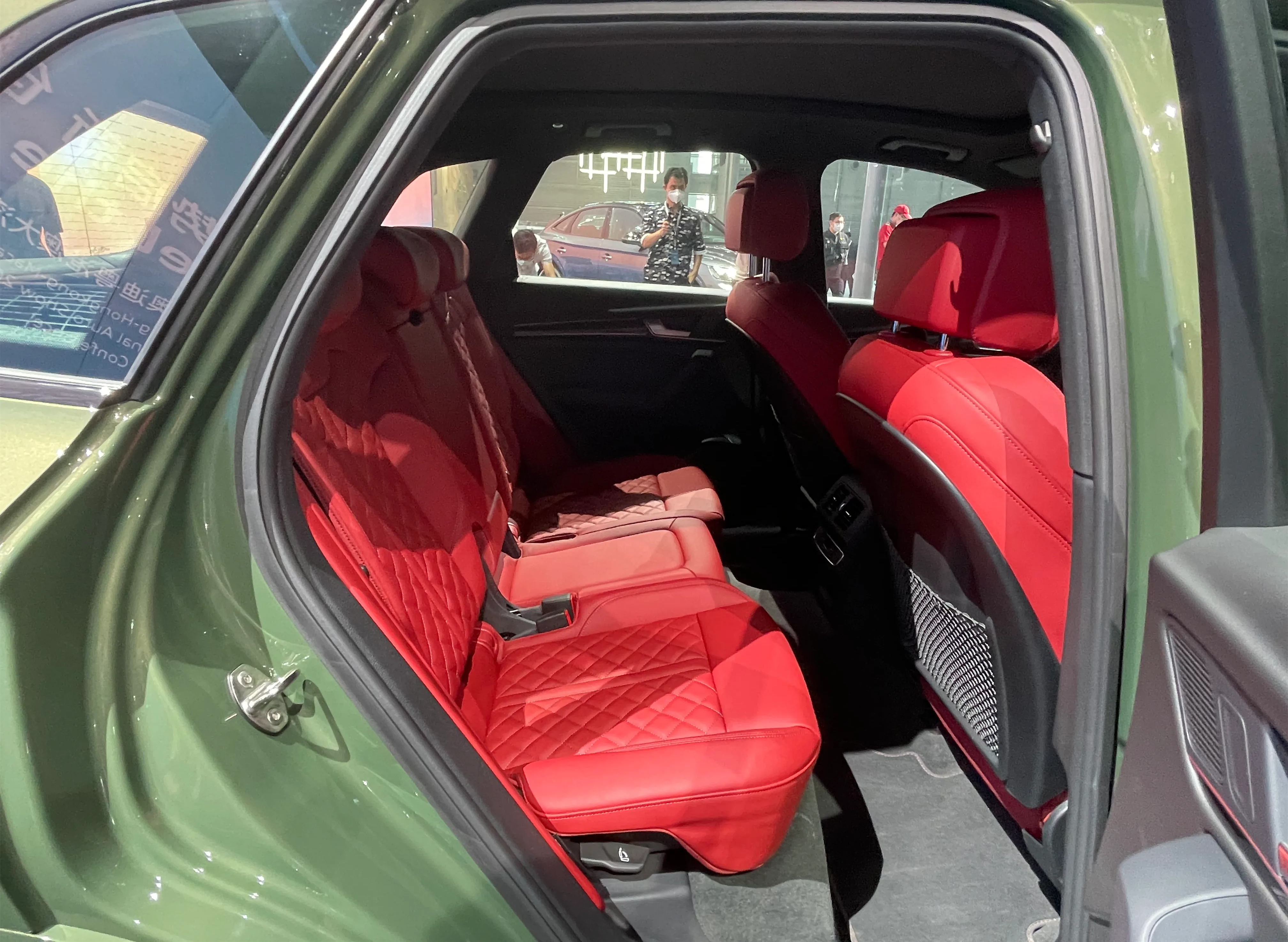正宗quattro全时四驱+3.0T动力,新款奥迪SQ5上市,售63.28万元