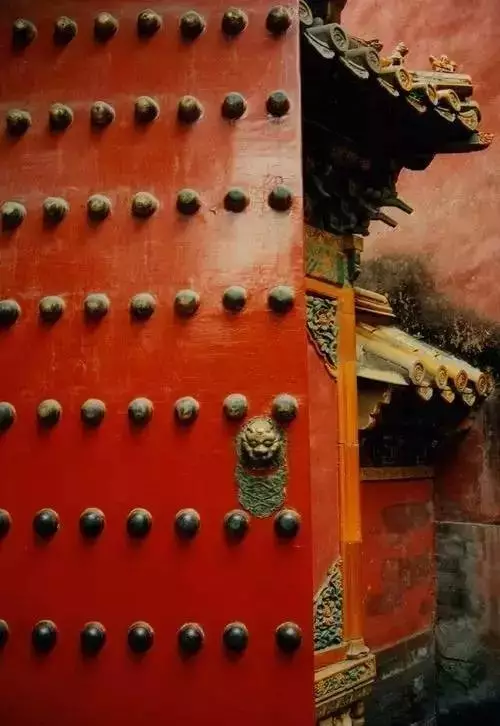 中國古建之美｜門、門墩、門環、門釘、斗拱、飛檐、屋頂、馬頭墻