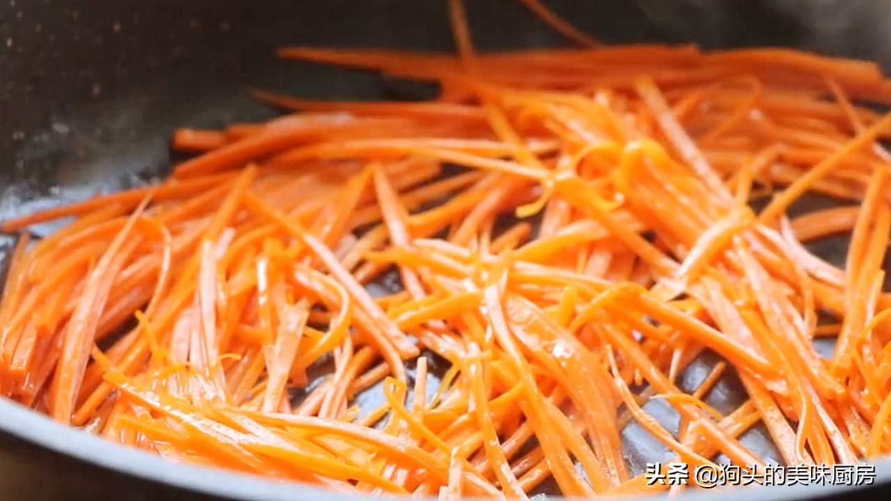 早餐這樣做太好吃了，有麵粉跟土豆就行，做一次饞一次，真解饞