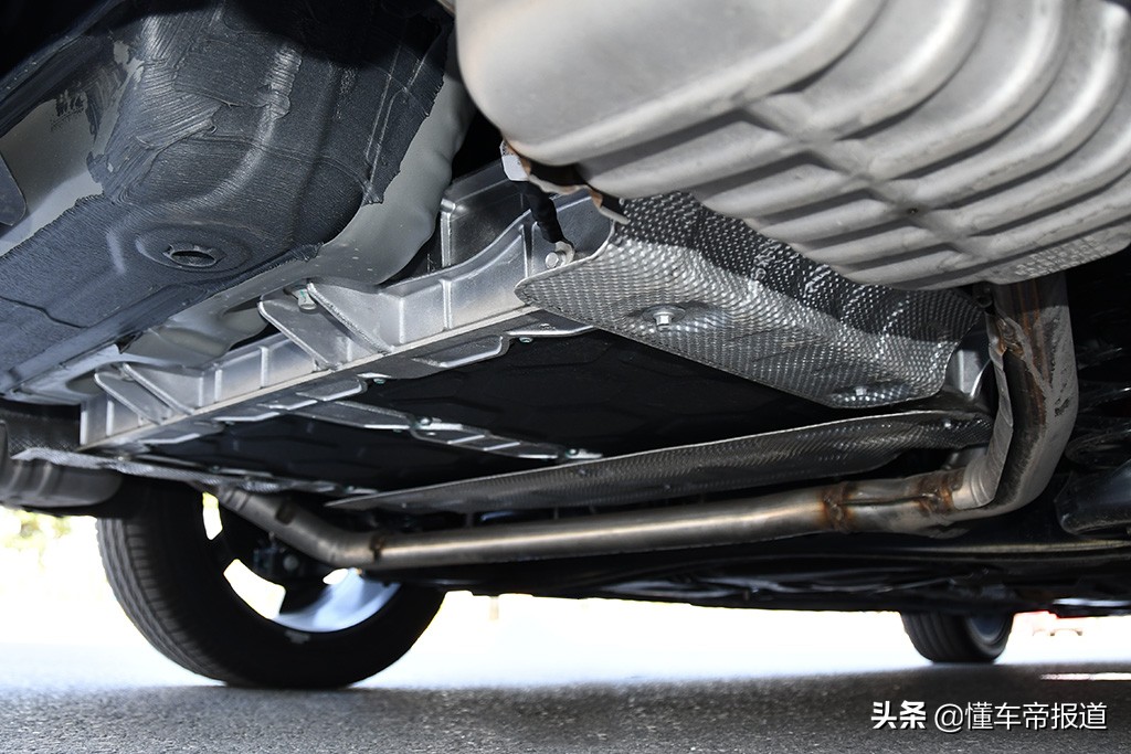 新車 | 動力充沛/7.2秒“破百”試駕榮威ei6 MAX