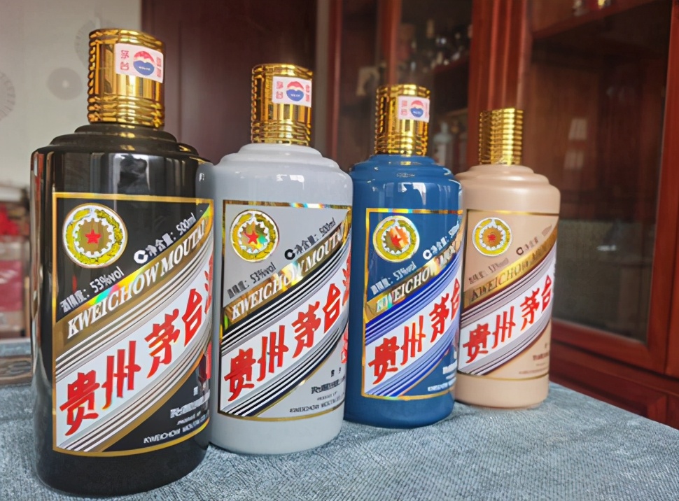 人傻钱多，才会高价回收白酒？听内行人说完，才知道其中的猫腻