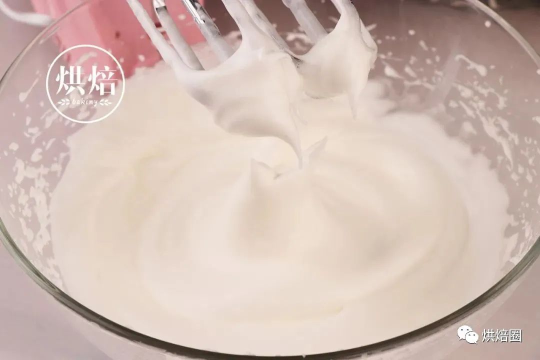 埋进椰香奶油慕斯里的芋泥卷 光看介绍就知道就多好吃了