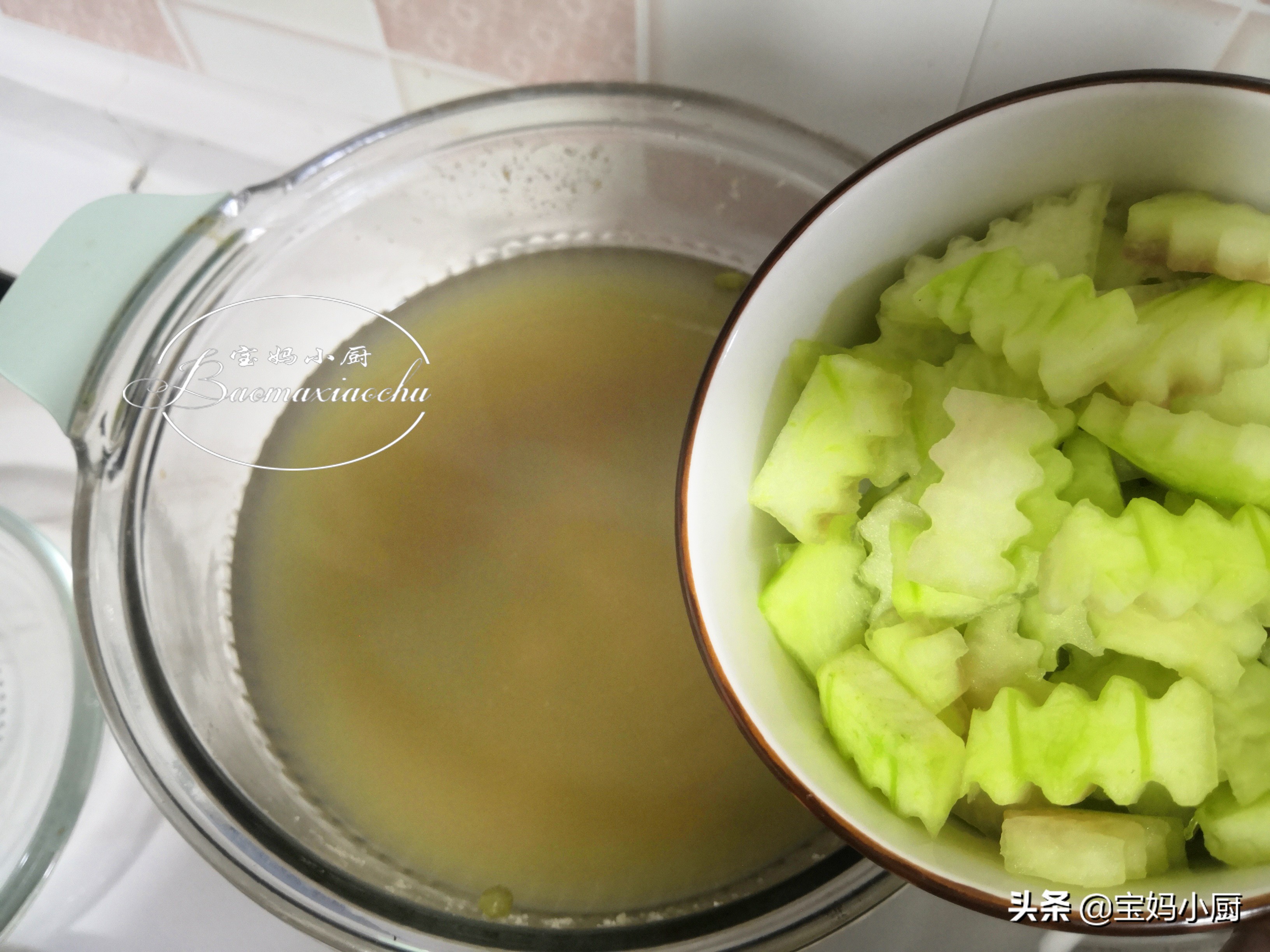 夏季别放过这个汤，西瓜皮和这俩是绝搭，简单一煮，去湿消暑