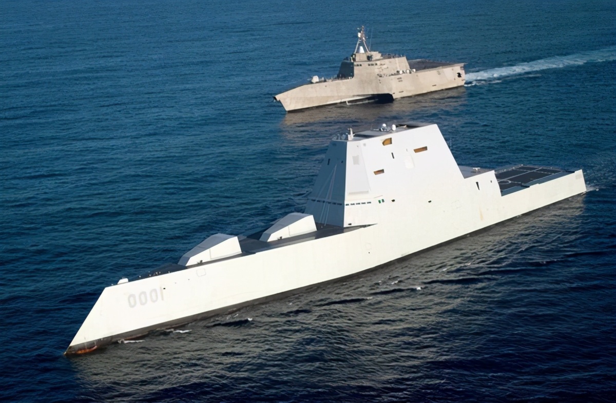 美军终于拉下脸了：中国055万吨大驱真好，照葫芦画瓢仿一款