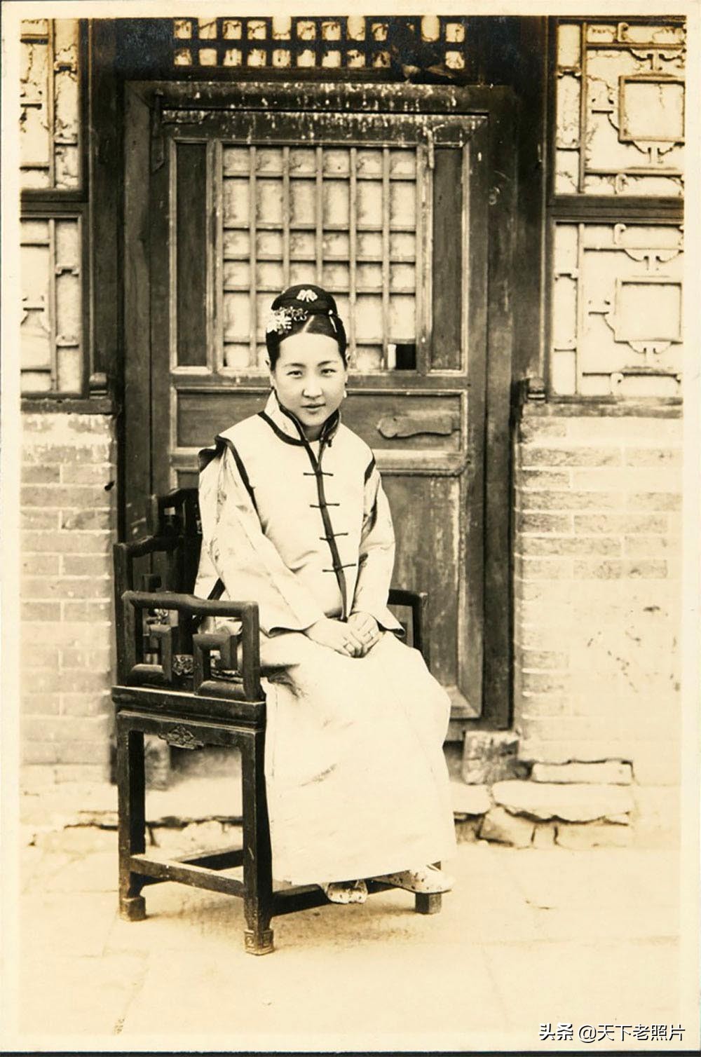 1924年的内蒙古通辽老照片 辽阔的草原美丽的女子