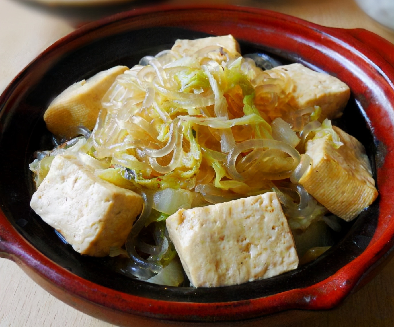 白菜炖豆腐，先炖白菜还是豆腐？学会窍门，鲜香美味，1滴汤不剩