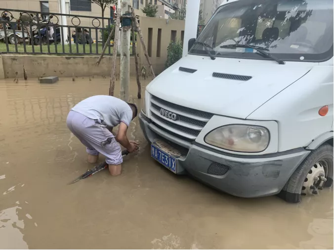 河南抗洪救災(zāi)專題報(bào)道｜南京依維柯 風(fēng)雨礪初心 防汛顯擔(dān)當(dāng)