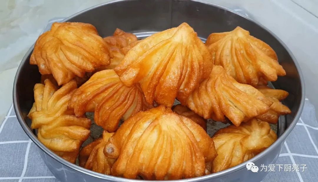 油條這樣做太好吃了，筷子夾一下，鬆軟又香甜，比吃麵包還舒服