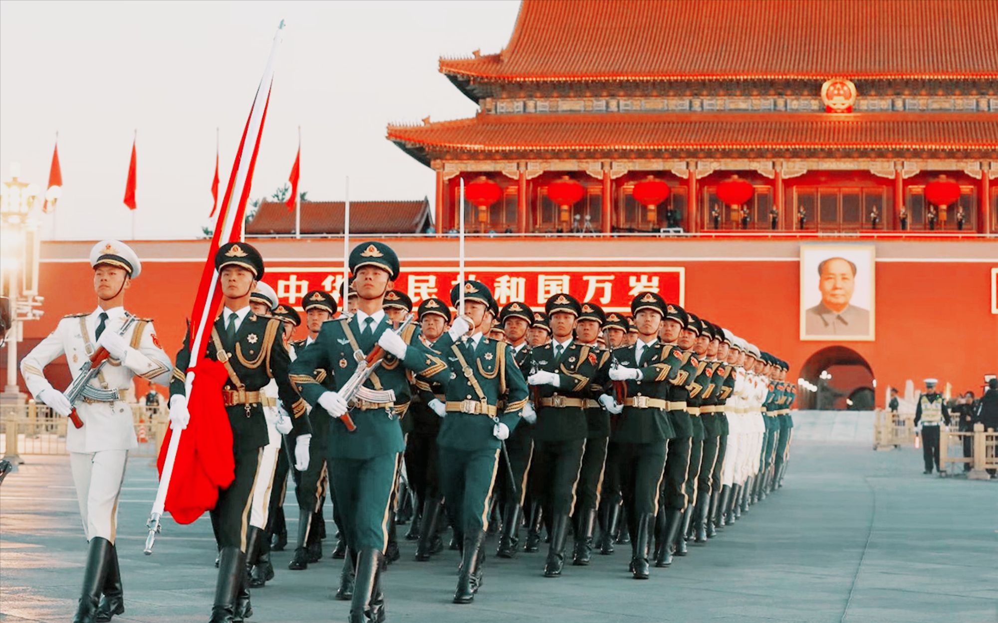 韩国明星：国外遇险，中国第一时间派机把人接走，而我却没有人管