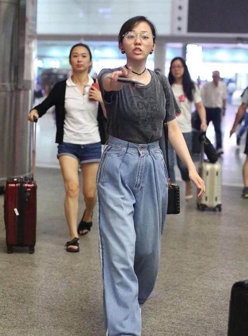 看到张靓颖的“素颜”后，网友：她原来是一个实力派歌手