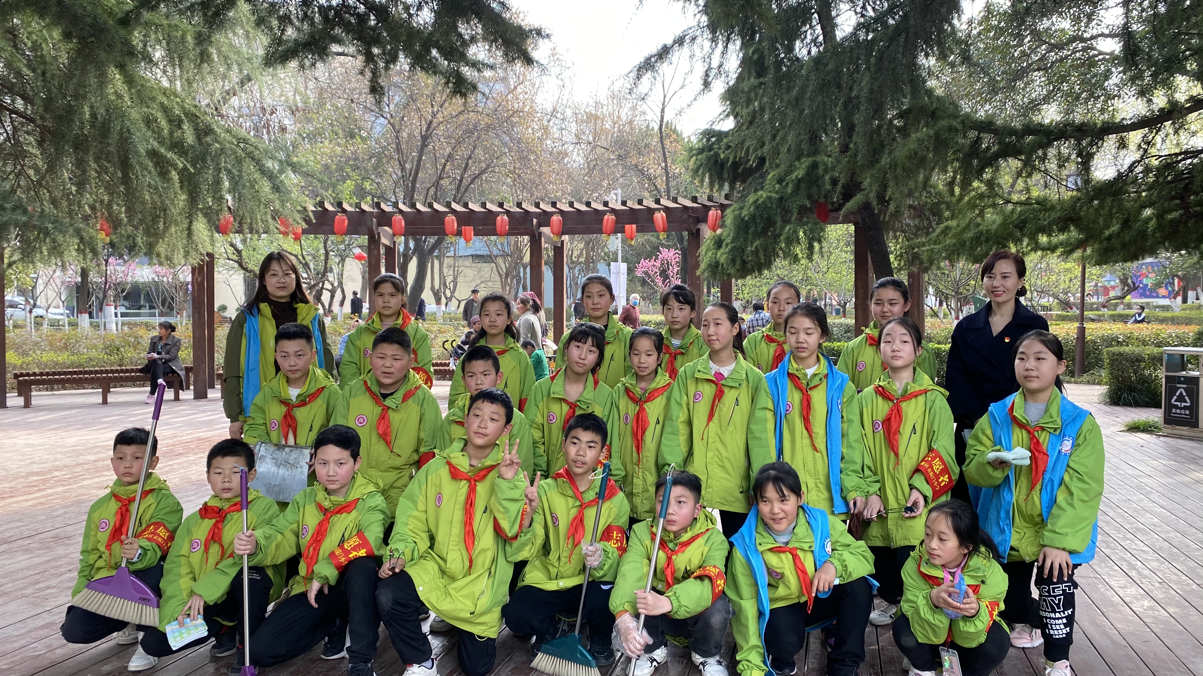 学雷锋看行动，贡院门小学开展垃圾分类志愿者活动