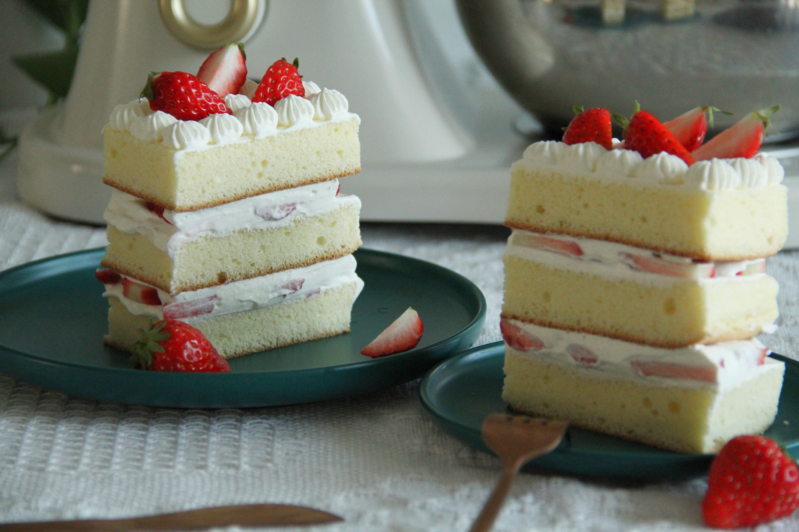 酸酸甜甜的草莓切片蛋糕，下午茶小点心安排！高颜值美味