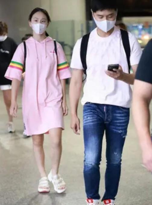 田亮13岁女儿长好快 身高快赶上爸爸 萝莉脸和健壮身材不搭 资讯咖