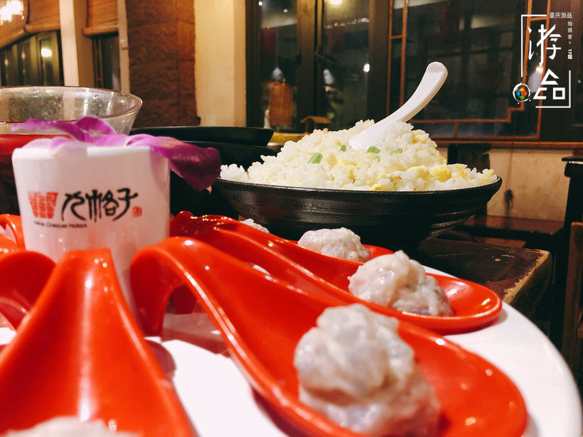 带朋友吃重庆老字号，味道巴适，但服务却令我颜面尽失