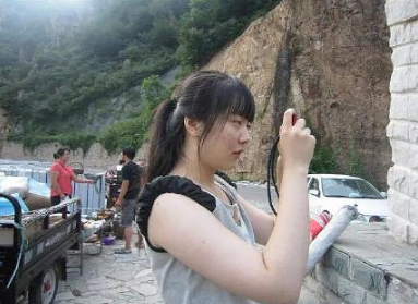 《创3》王艺瑾从130斤变成现在这样，她的减肥方