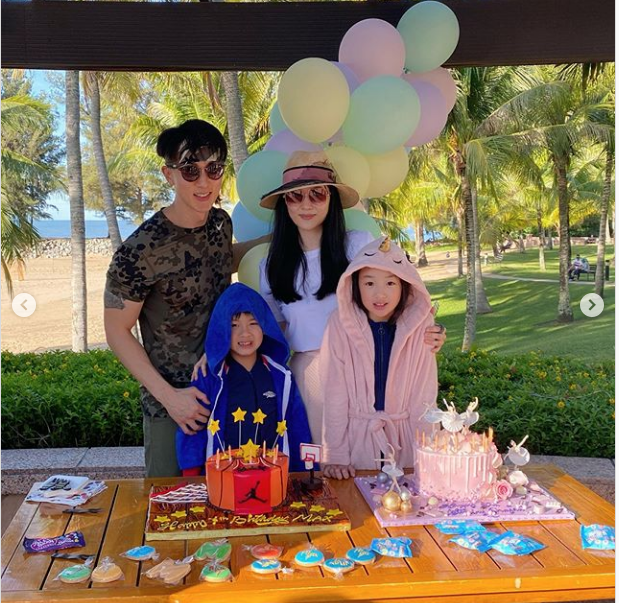 吳尊一家四口旅遊慶生，與老婆海邊擁吻甜如熱戀，浪漫幸福溢出屏