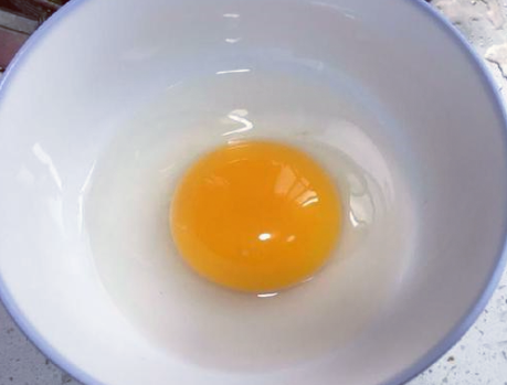 图片[3]-煎荷包蛋时直接下锅不对多做3个步骤鸡蛋不粘锅也不破-起舞食谱网