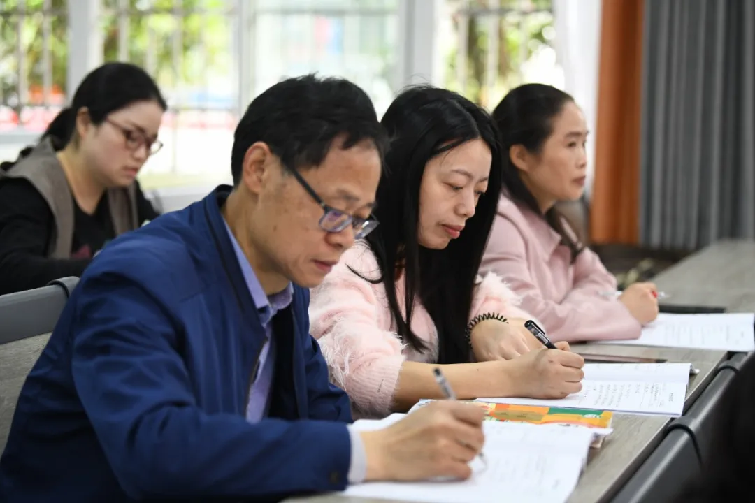 龙泉驿区航天小学校开展统编版习作单元整体教学研讨活动