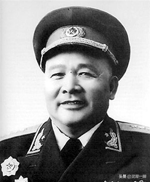 开国大将徐海东，一家66口惨死，再也没回过家乡，是得罪了谁？