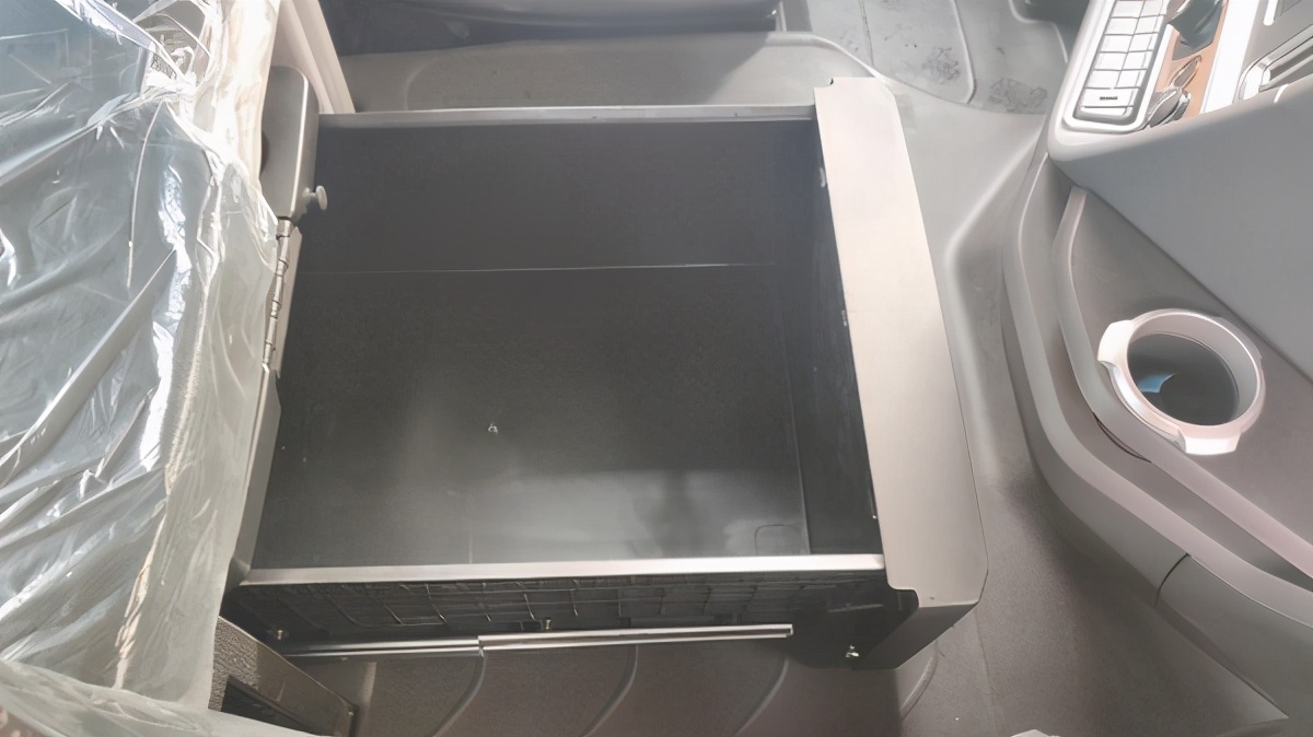 中國重汽豪沃TH7與新黃河同溯源 無憂智駕展風采