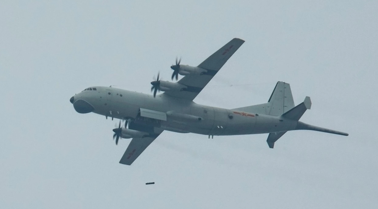 �״Σ�������Ǳ����ս�����ع⣬Ŀ��ֱָ����Ǳͧ