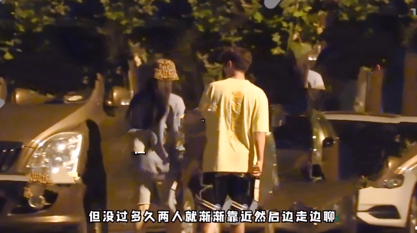 李汶翰易易紫同框来了！姐弟恋真香，引擎盖当床太大胆